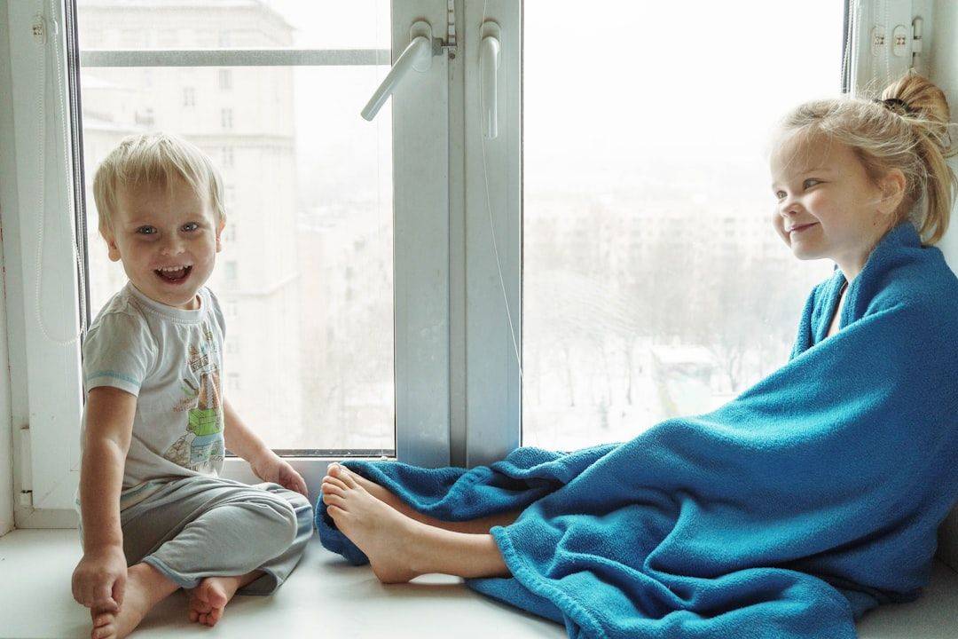 découvrez les fenêtres à ouvrant, alliant esthétisme et performance énergétique. idéales pour maximiser l'entrée de lumière et offrir une ventilation optimale, nos fenêtres casement s'adaptent à tous les styles d'habitations. optez pour une solution durable et élégante pour votre maison.