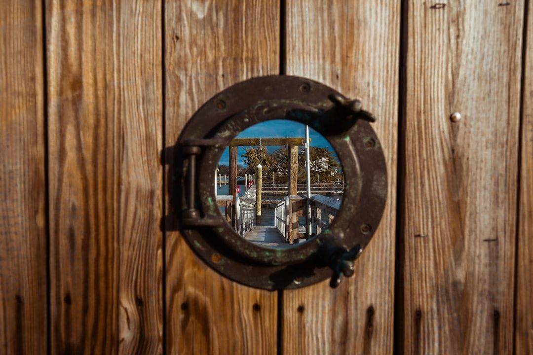 découvrez l'élégance et la durabilité des fenêtres en bois. offrant une isolation thermique exceptionnelle et un charme intemporel, nos fenêtres en bois s'adaptent à tous les styles architecturaux tout en respectant l'environnement.