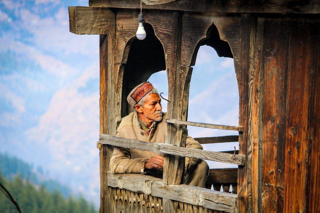 découvrez nos fenêtres en bois alliant esthétique, durabilité et performance énergétique. transformez votre intérieur avec des designs artisanaux et respectueux de l'environnement.